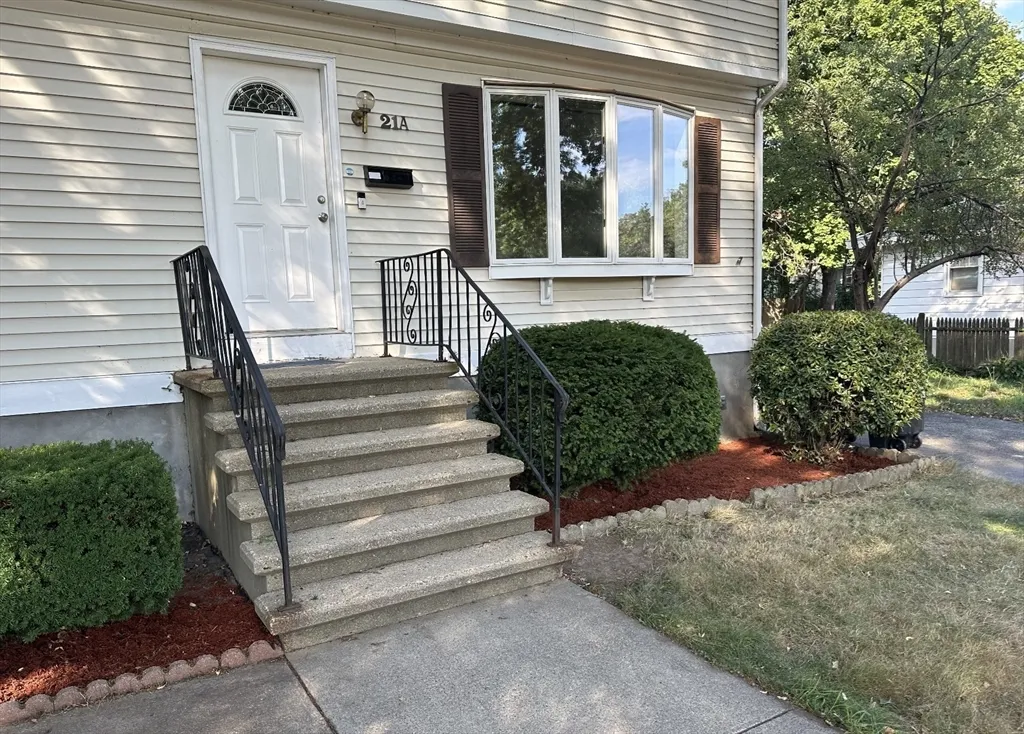 21A Mystic River Rd, West Medford