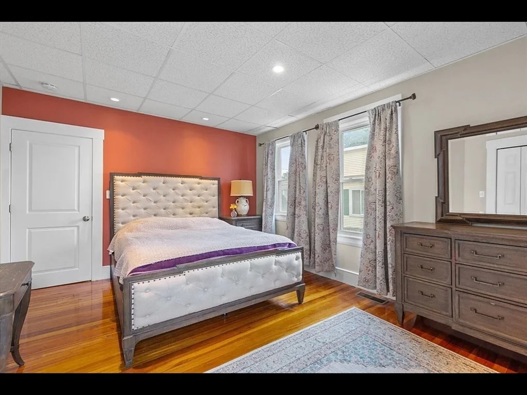 24 Lincoln St, North Andover