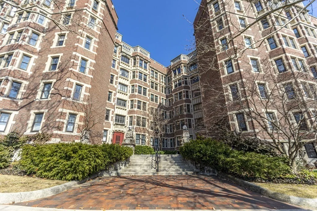 993 Memorial Dr, West Cambridge