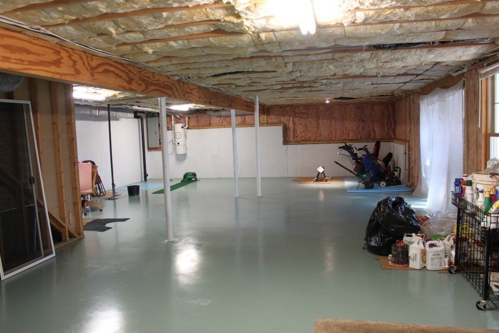 7 Deer Run Dr, Shrewsbury