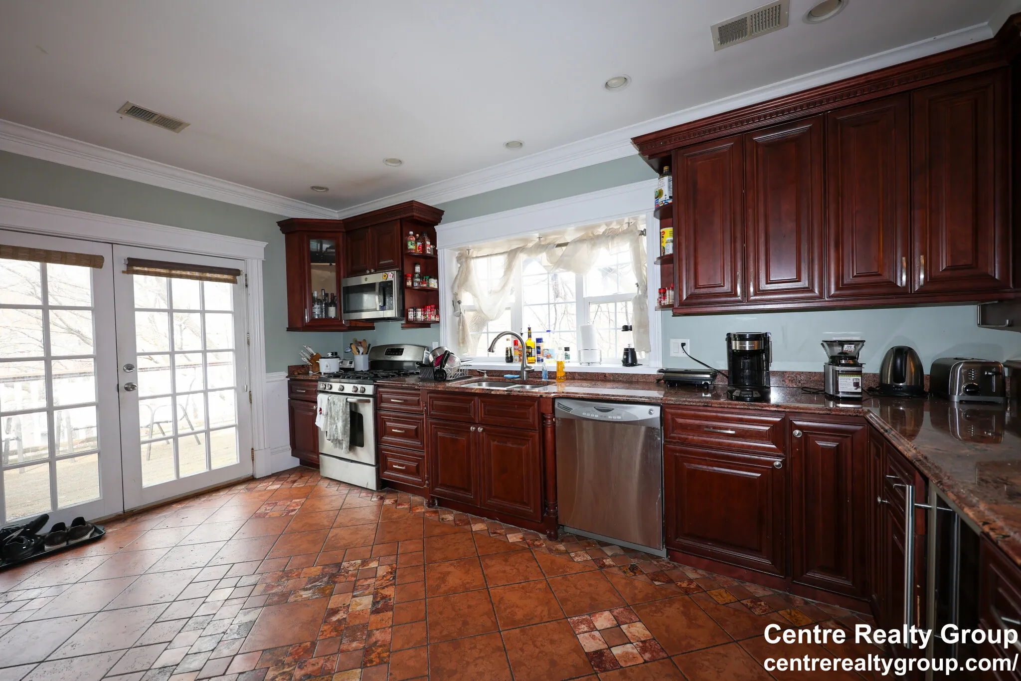 127 Nonantum St, Oak Square