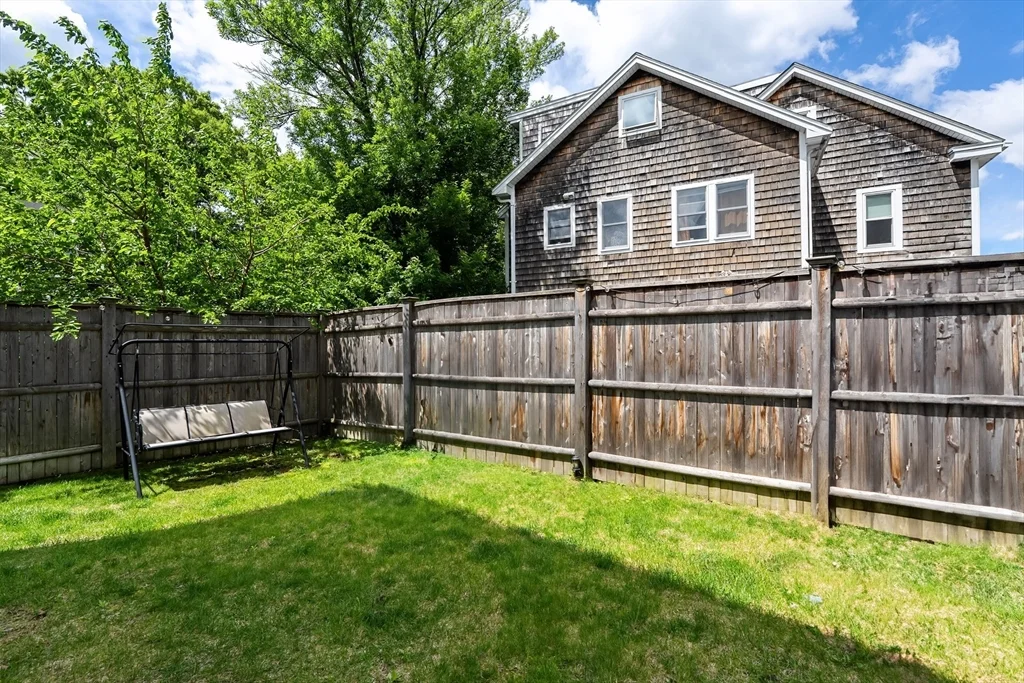 65 Lancaster Rd, Arlington