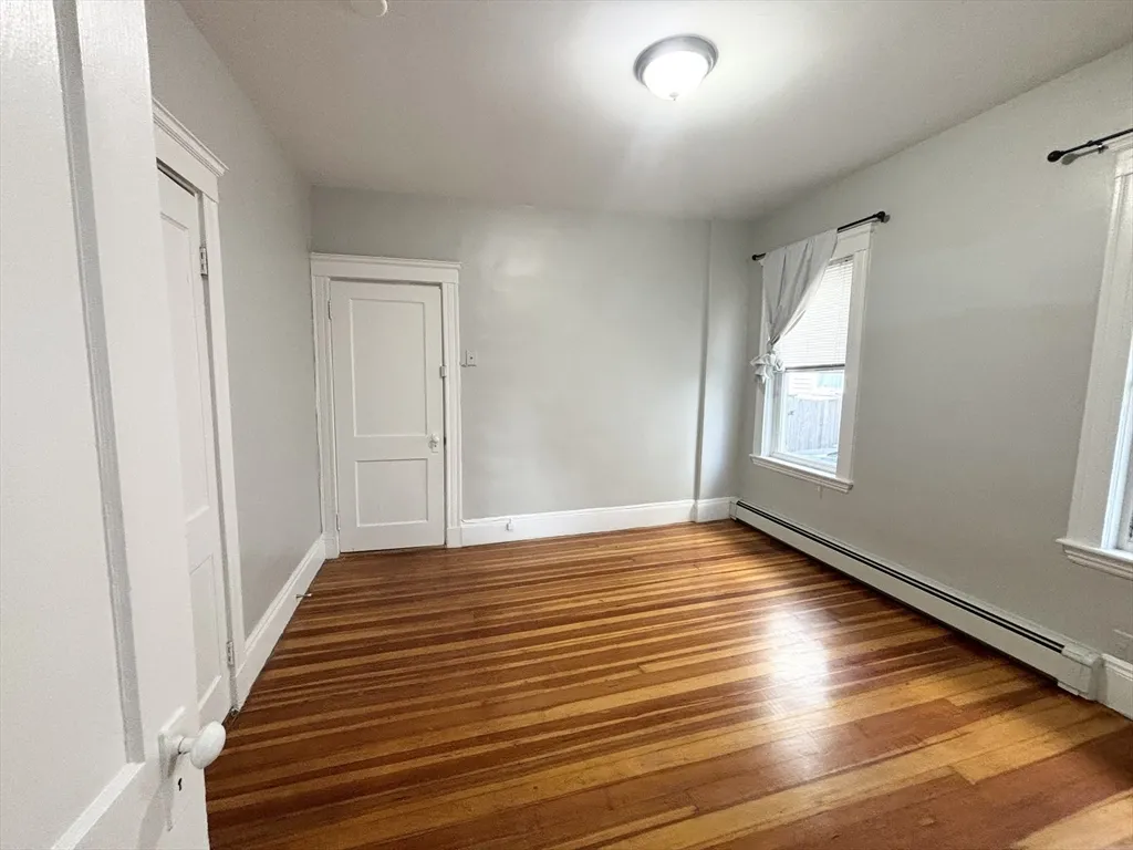 14 Belknap St, West Somerville