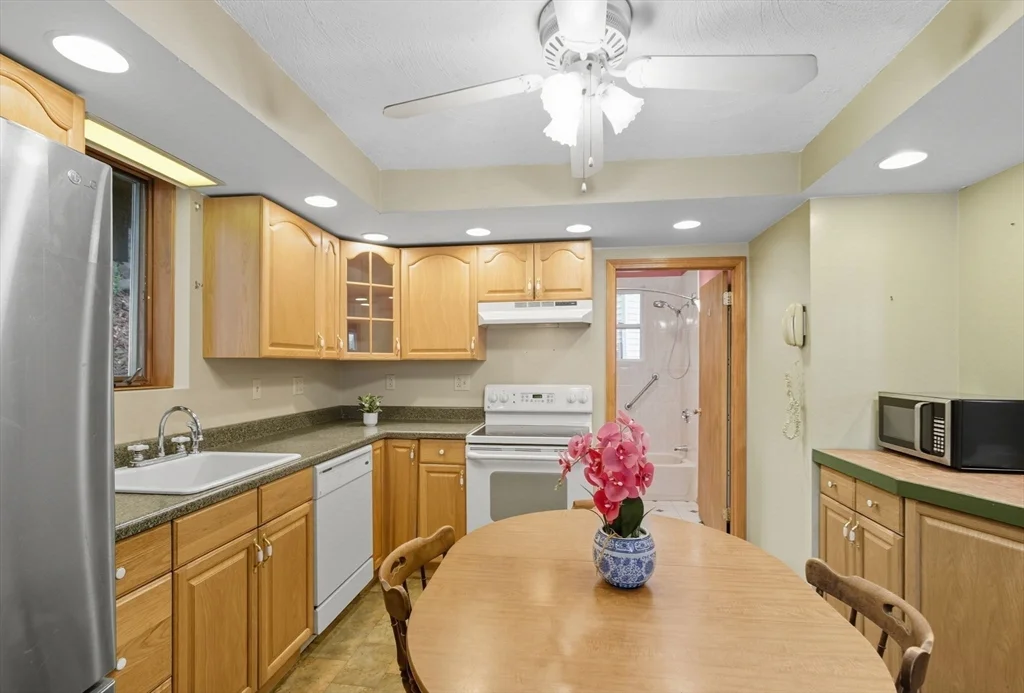 60 Haines St, Medford