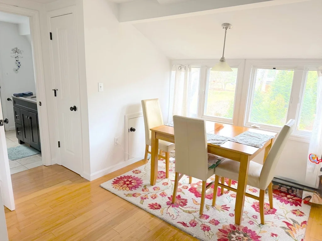 2 Wildflower Ln, Wayland