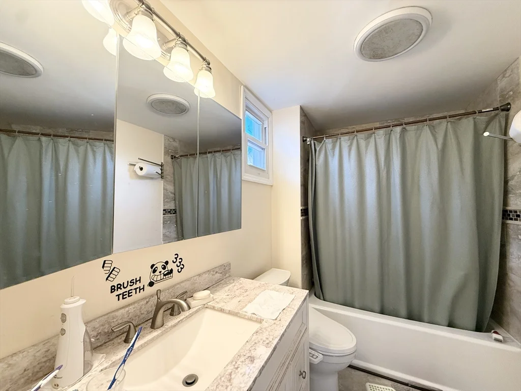 58 Lake St, Lakeview