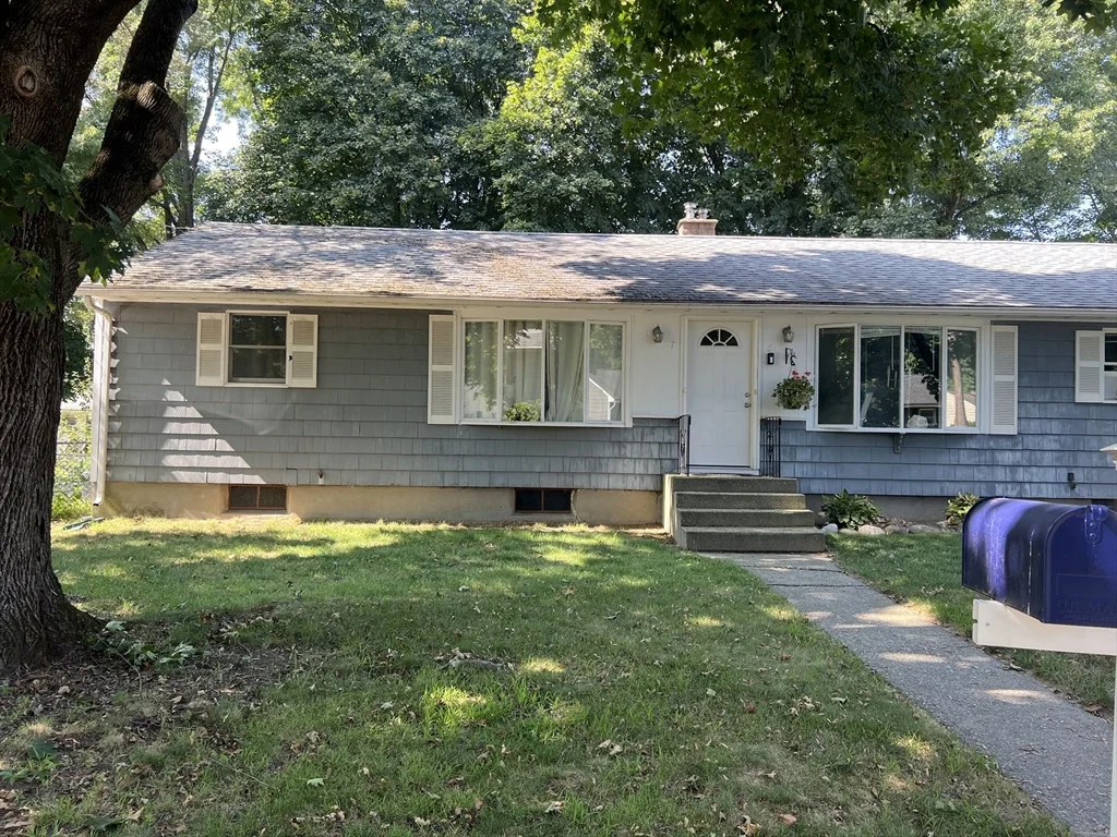 7 Saran Ave, Bedford