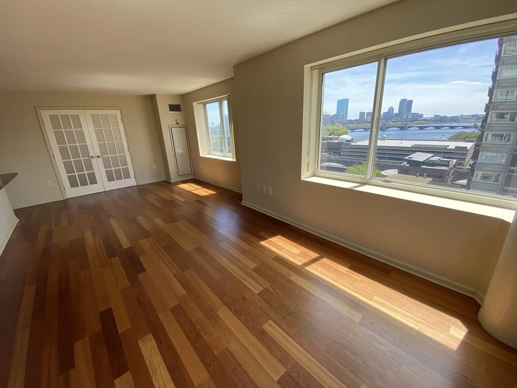 10 Museum Way, East Cambridge