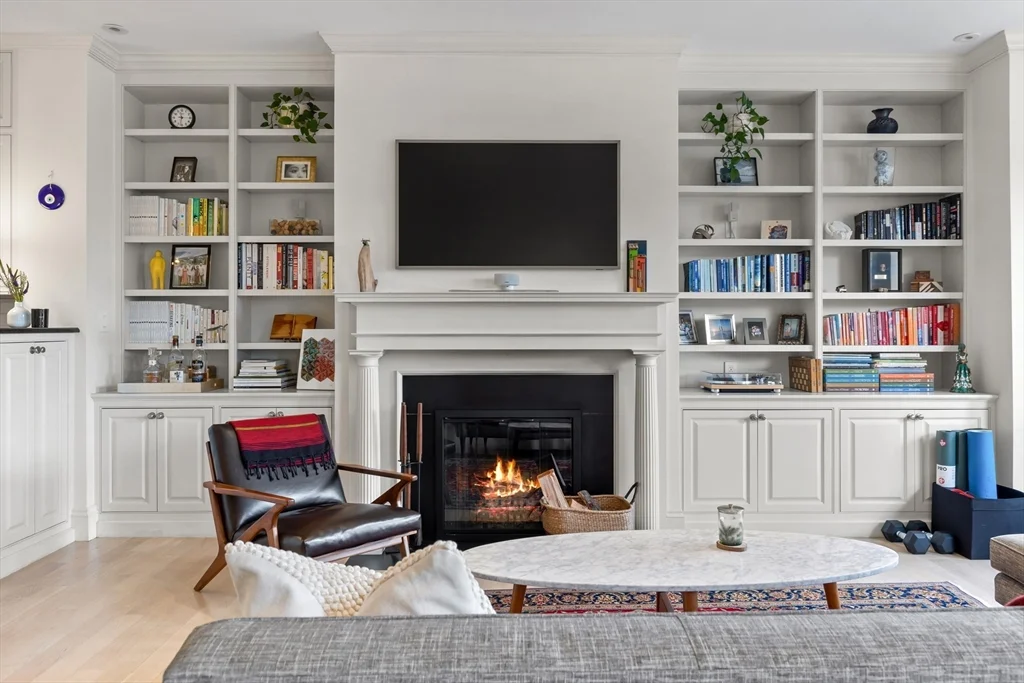 238 Marlborough St, Back Bay