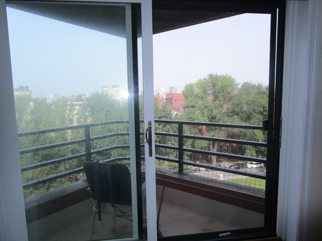 2 bed, 2 bath apartment for rent at 390 Commonwealth Ave Unit 709, Back Bay — photo 10 of 11
