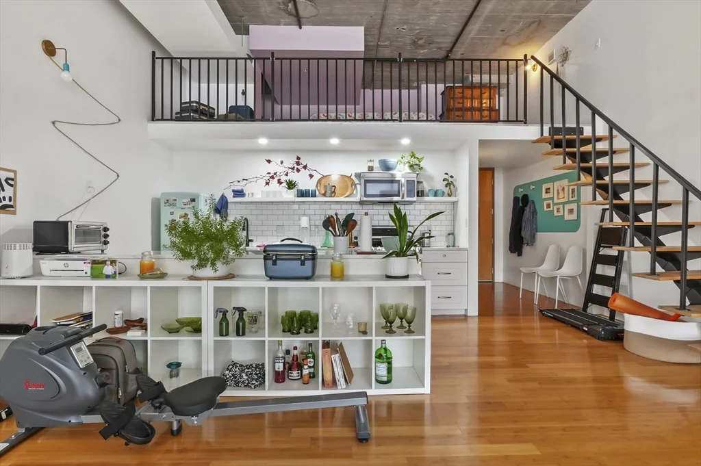 156 Porter St, East Boston