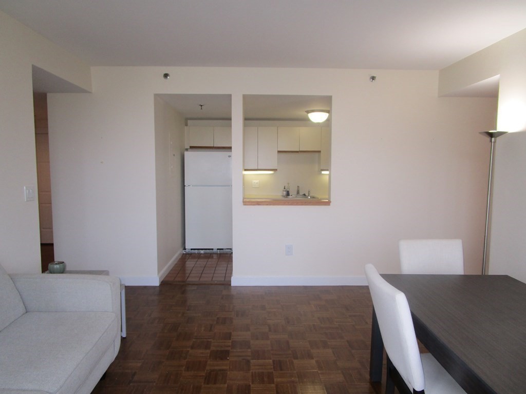 2 bed, 2 bath apartment for rent at 390 Commonwealth Ave Unit 709, Back Bay — photo 4 of 11
