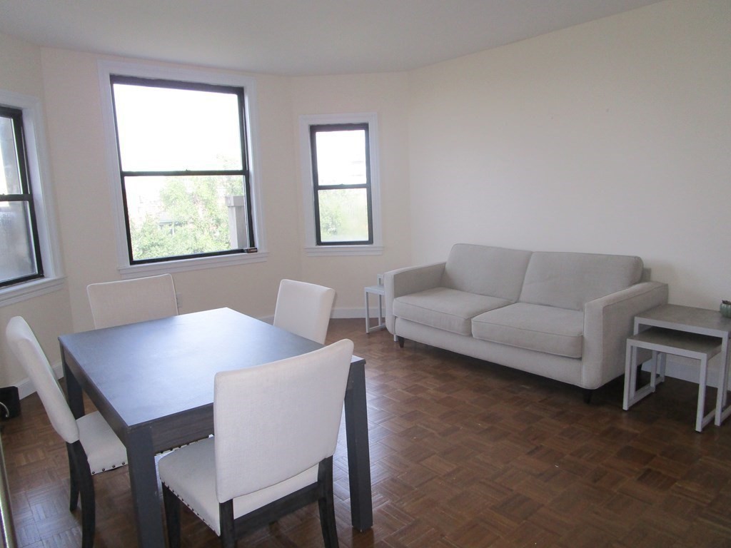 2 bed, 2 bath apartment for rent at 390 Commonwealth Ave Unit 709, Back Bay — photo 5 of 11