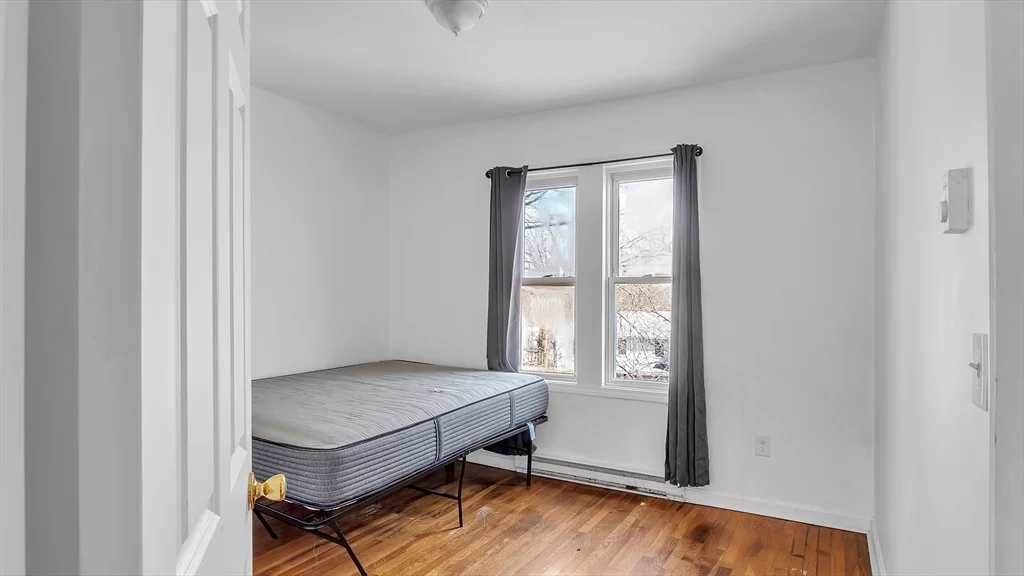 1442 Main St, Worcester