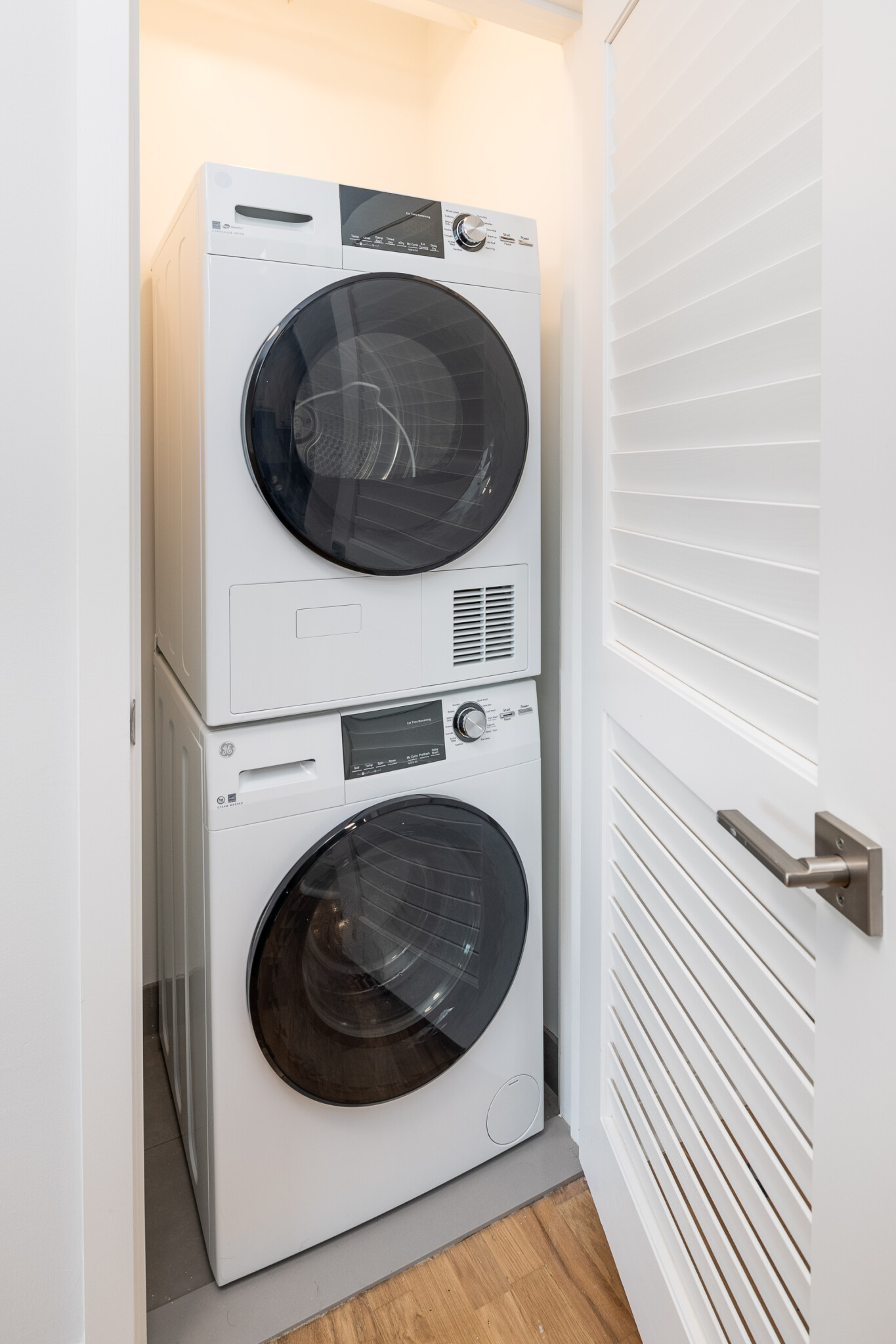 1410 Columbia Rd, South Boston