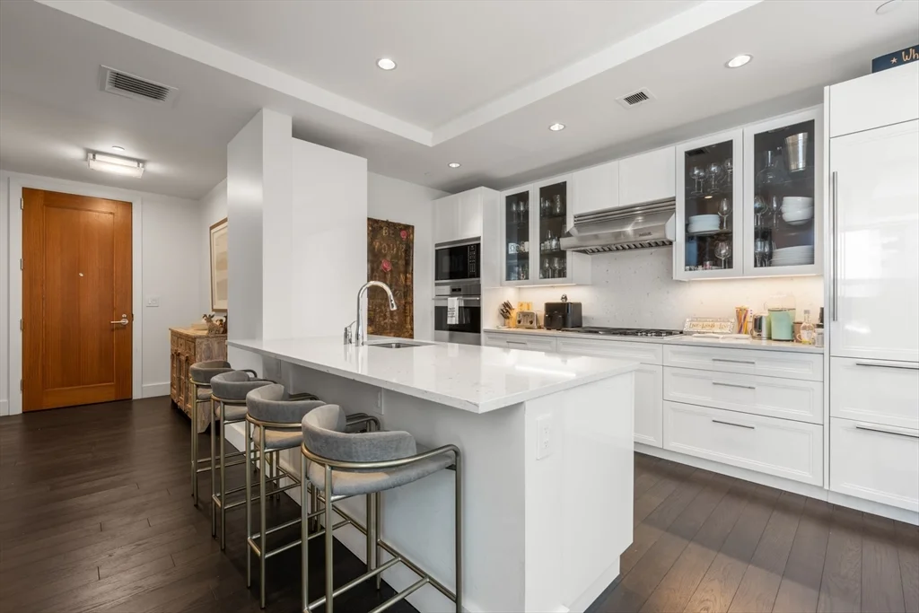 22 Liberty Dr, Seaport District