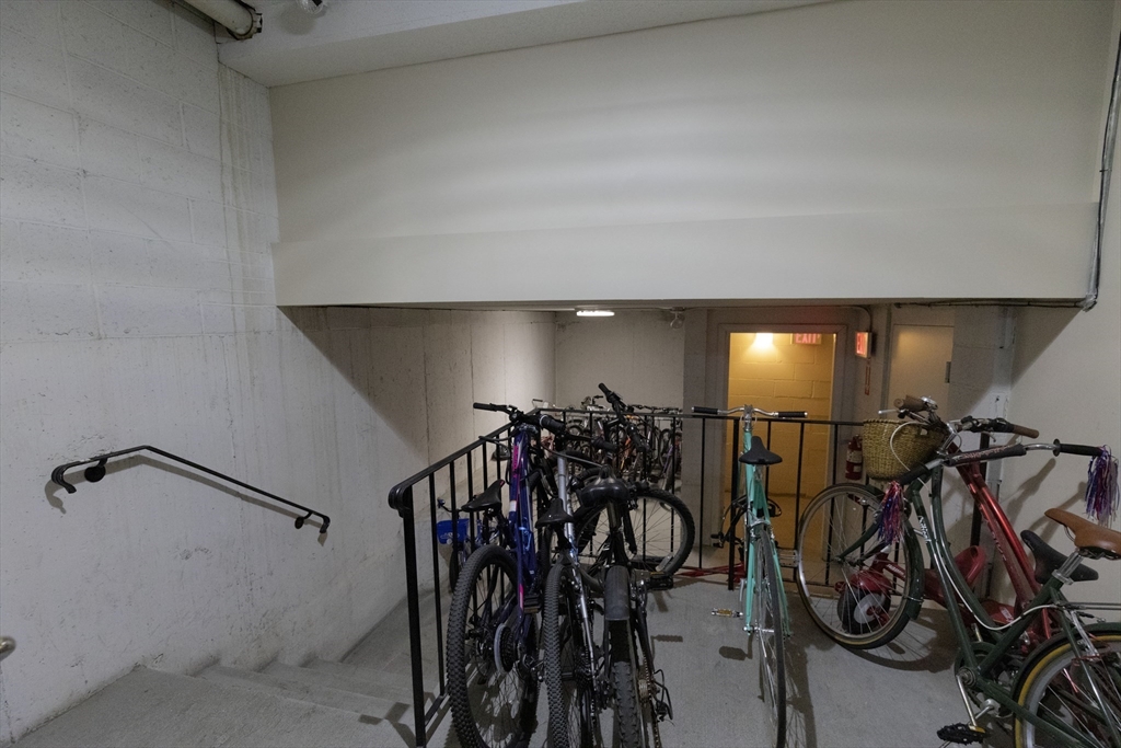 2456 Massachusetts Ave, North Cambridge