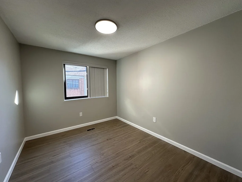 79 Greenbrook Dr, Stoughton