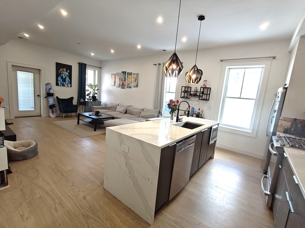 44 Glendale, Dorchester