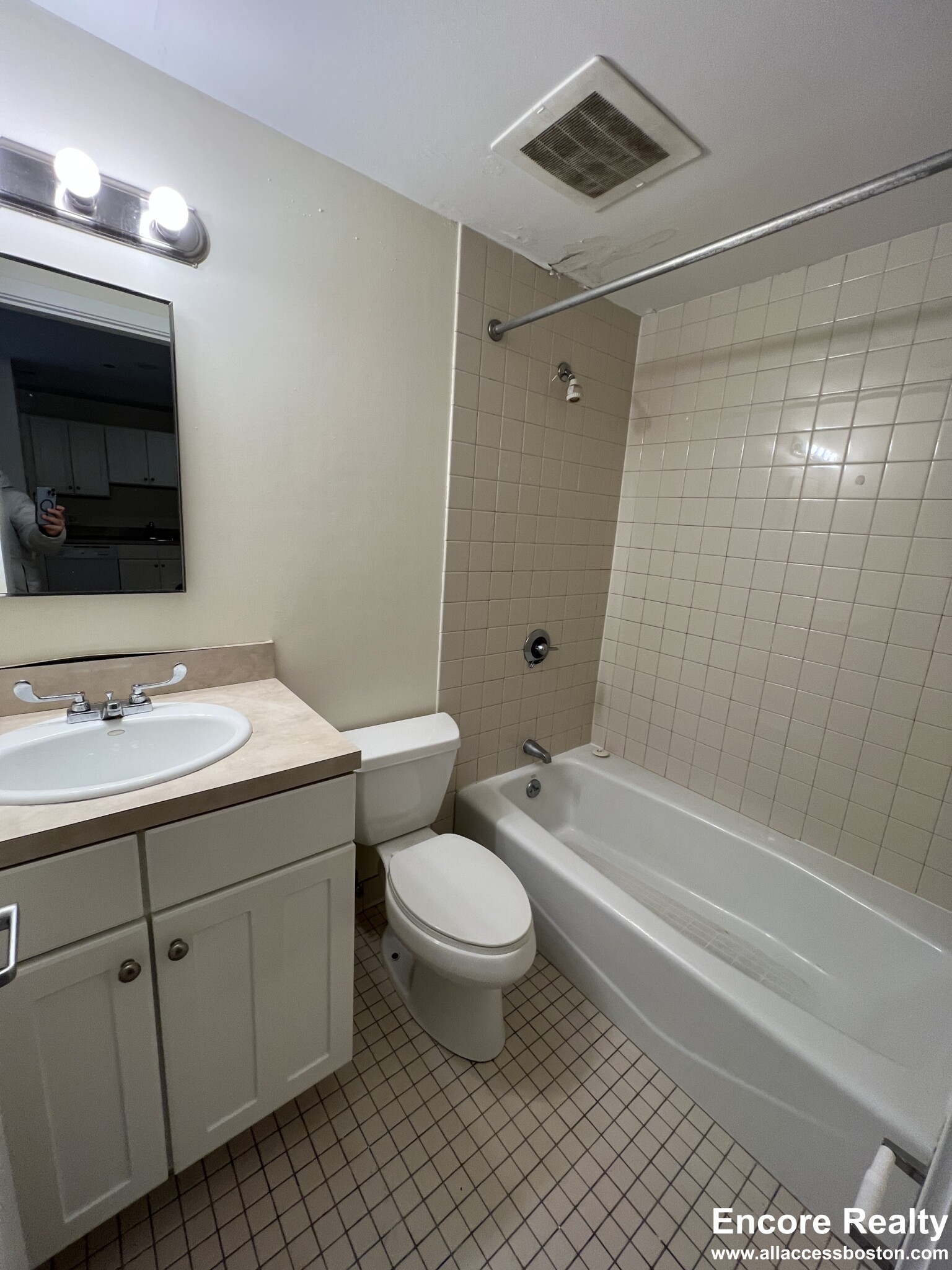 40 Boylston St, Downtown