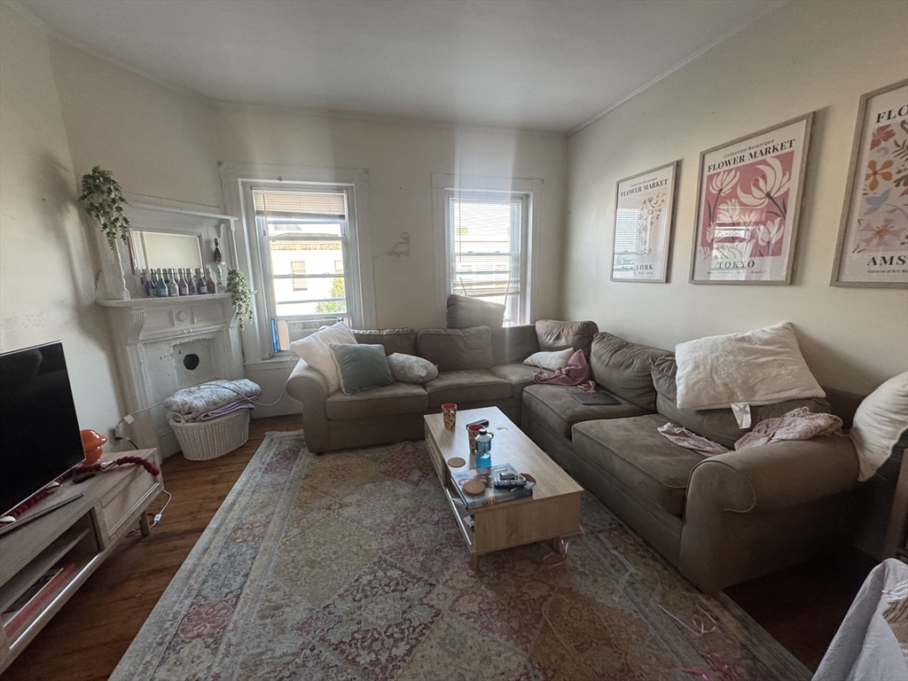 111 H St, South Boston