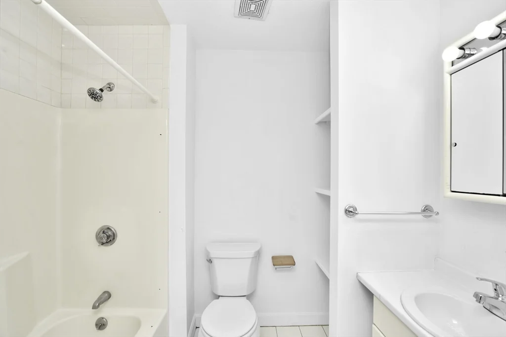 3 Forest St, Medford