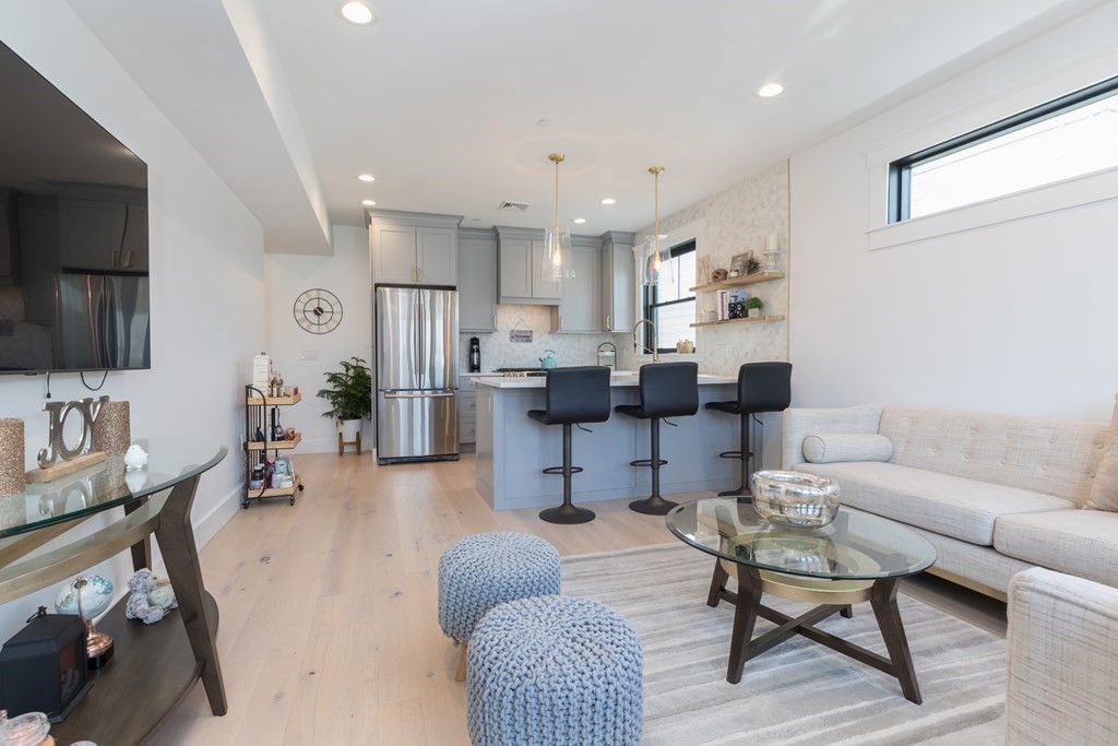 331 Chelsea St, East Boston