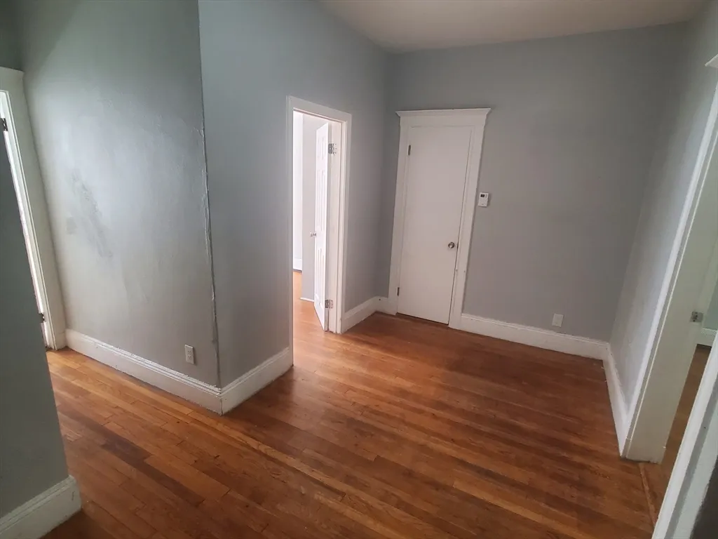 76 Walnut Park, Roxbury