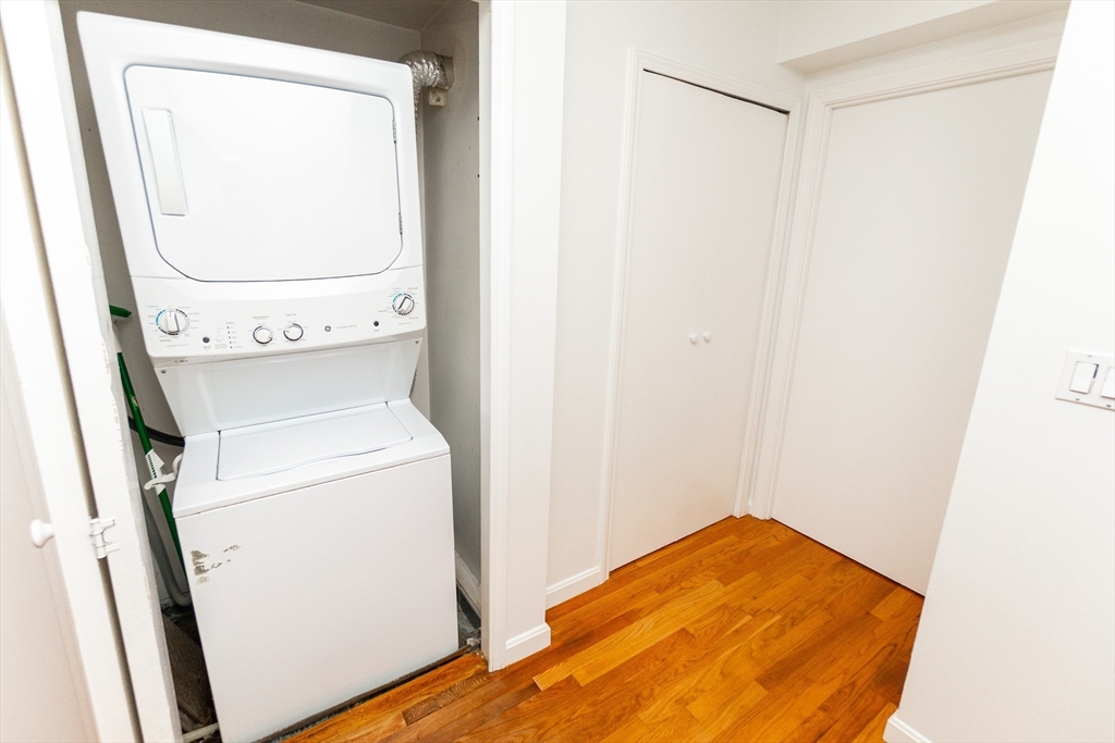 1933 Commonwealth Ave, Brighton