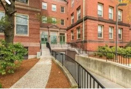 48 Forest St, Medford