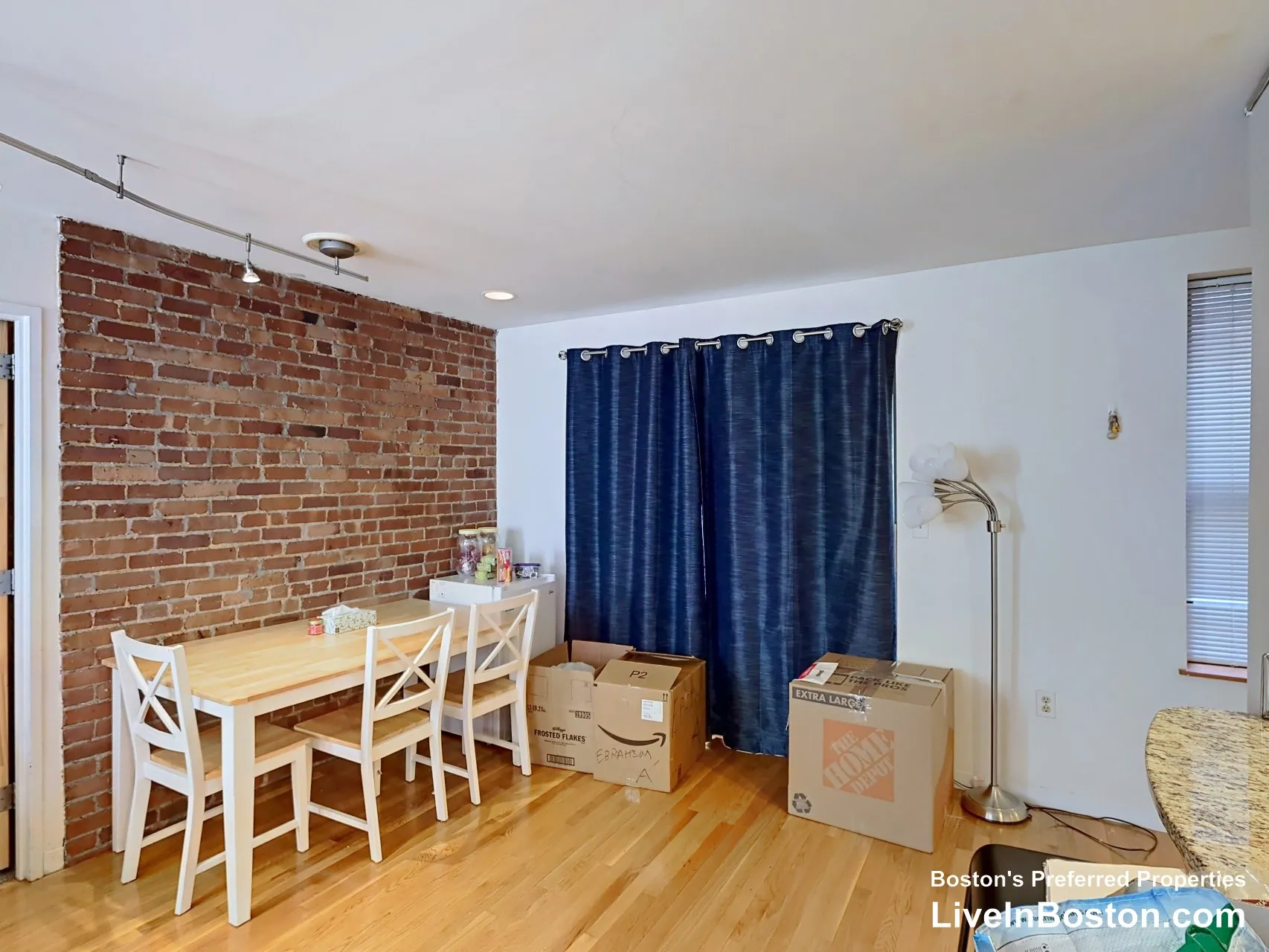 111 Gainsborough St, Fenway