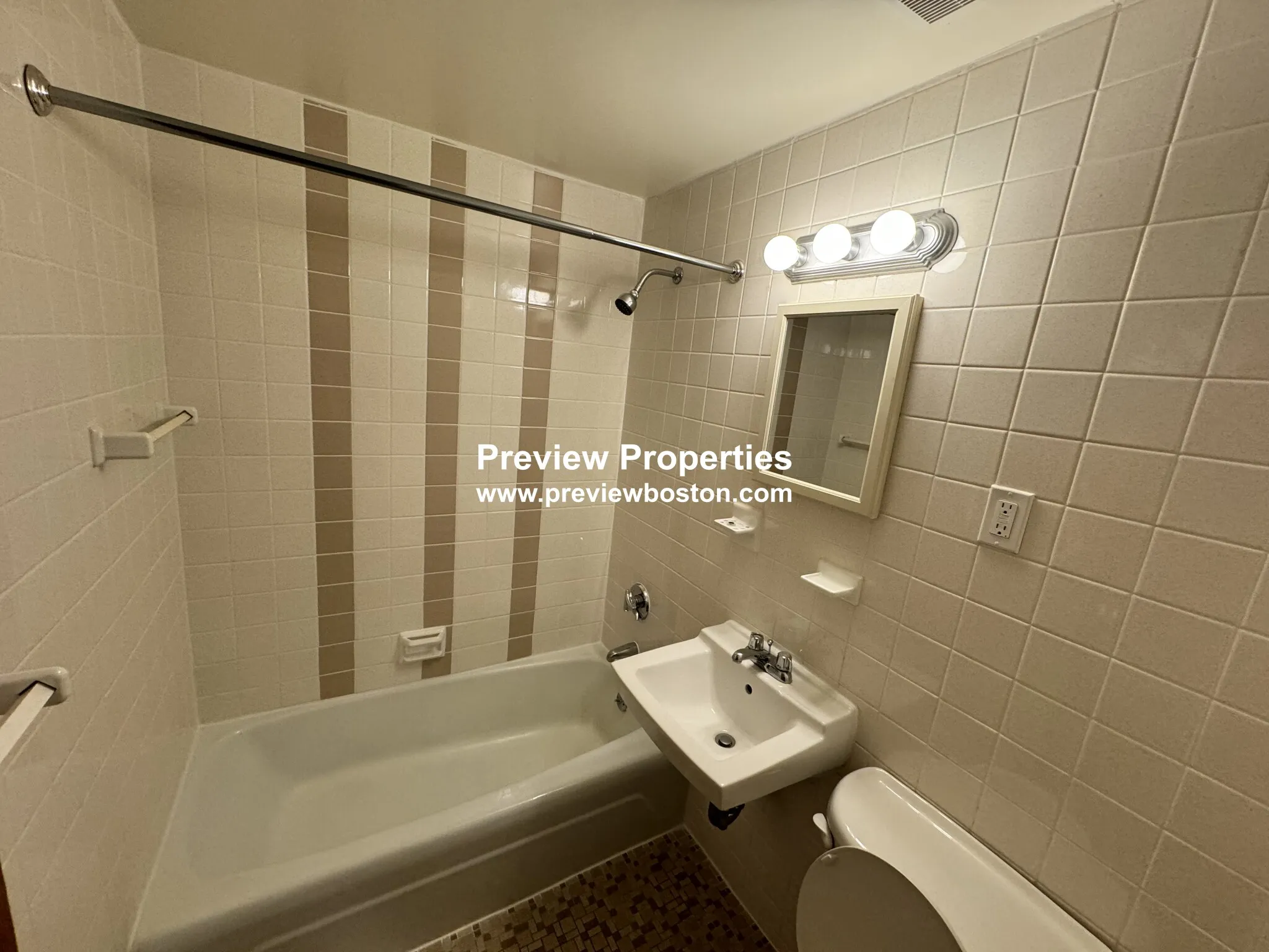 180 North Beacon St, Brighton