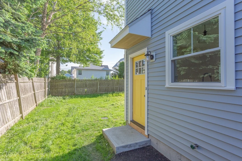 53 Tapley Ave, Revere