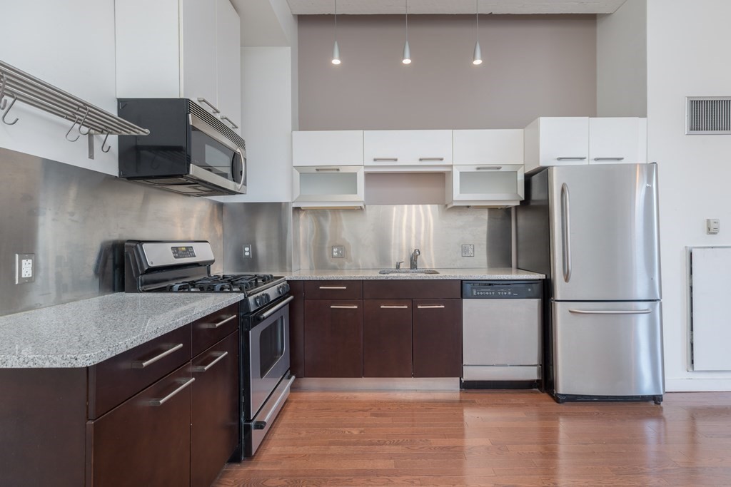 1 bed, 1 bath apartment for rent at 88 Kingston St Unit 5D, Midtown — photo 5 of 6