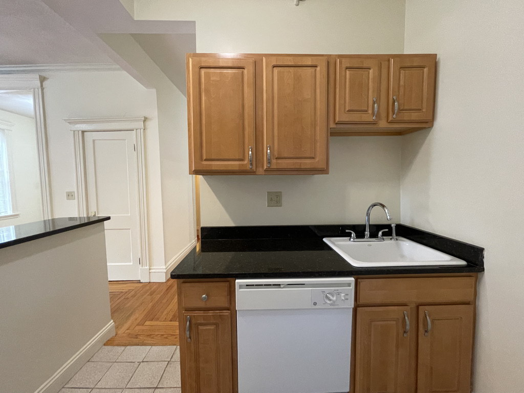 1 bed, 1 bath apartment for rent at 15 Queensberry St Unit 5F, Fenway — photo 6 of 7