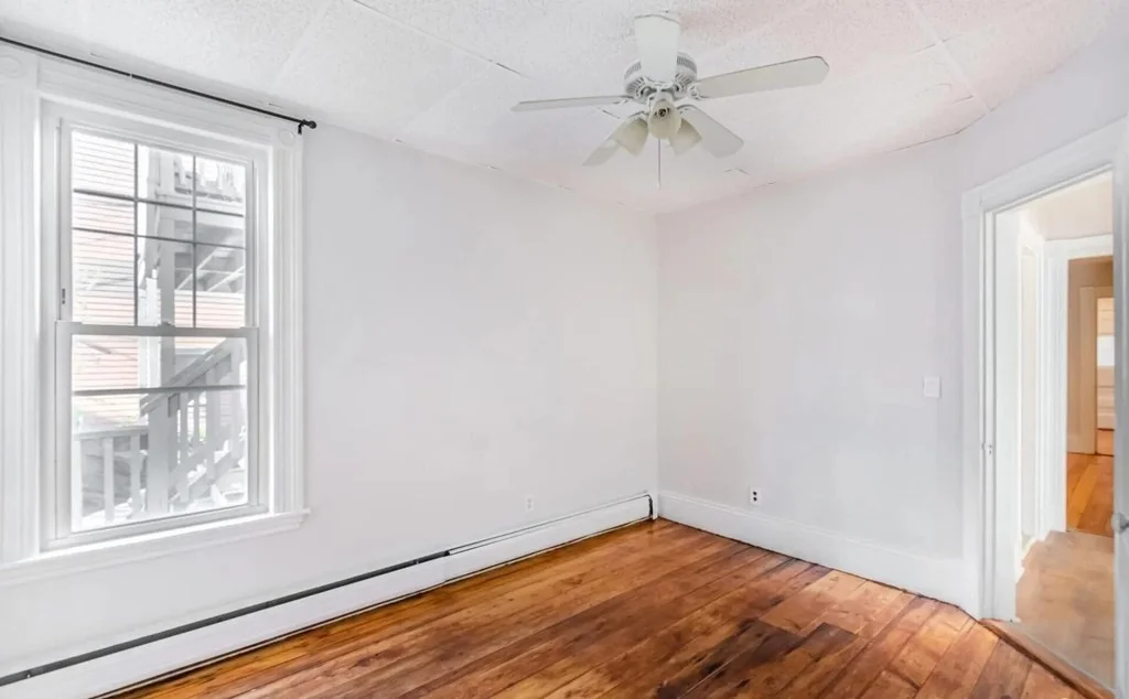 31 Falcon St, East Boston