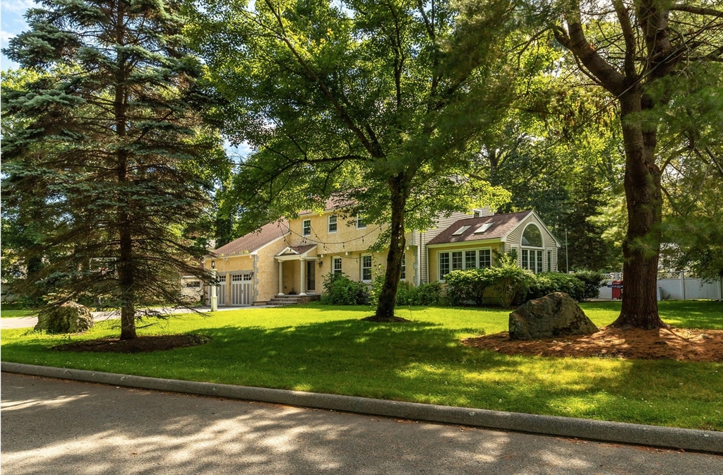 2 Sigmund St, Lynnfield