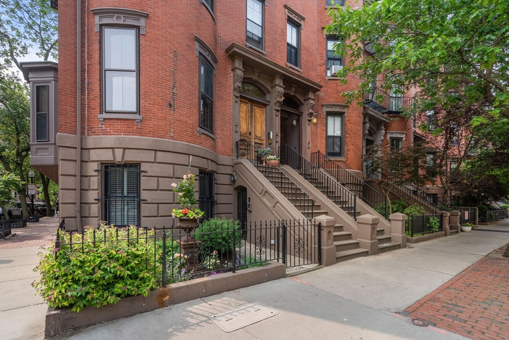 496 Columbus Ave, South End