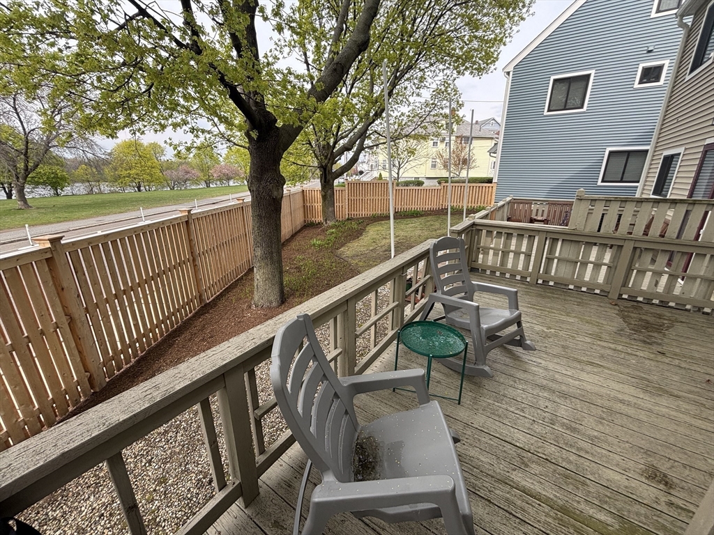 125 Governor Winthrop, Ten Hills