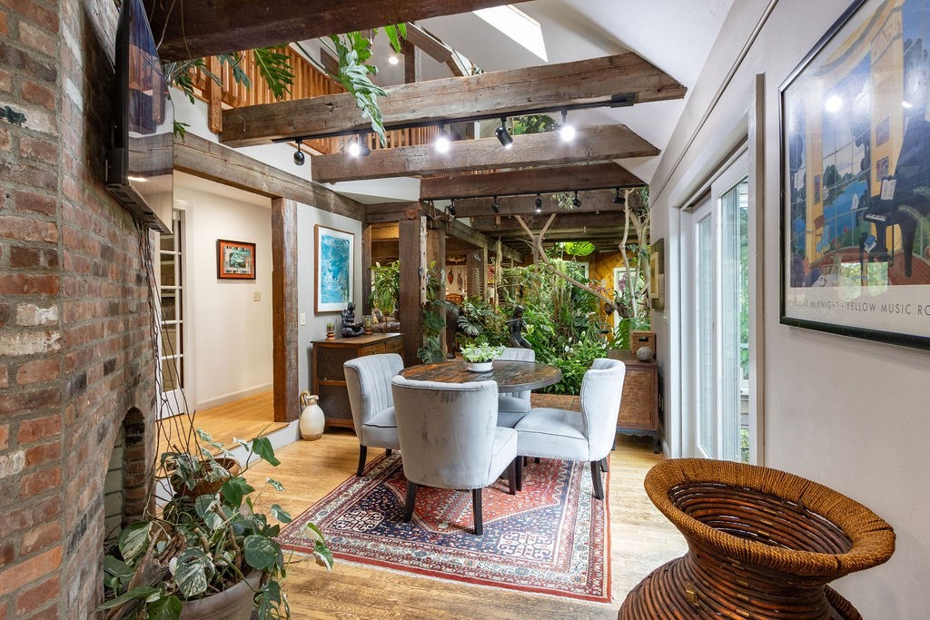 210 Washington St, Sherborn