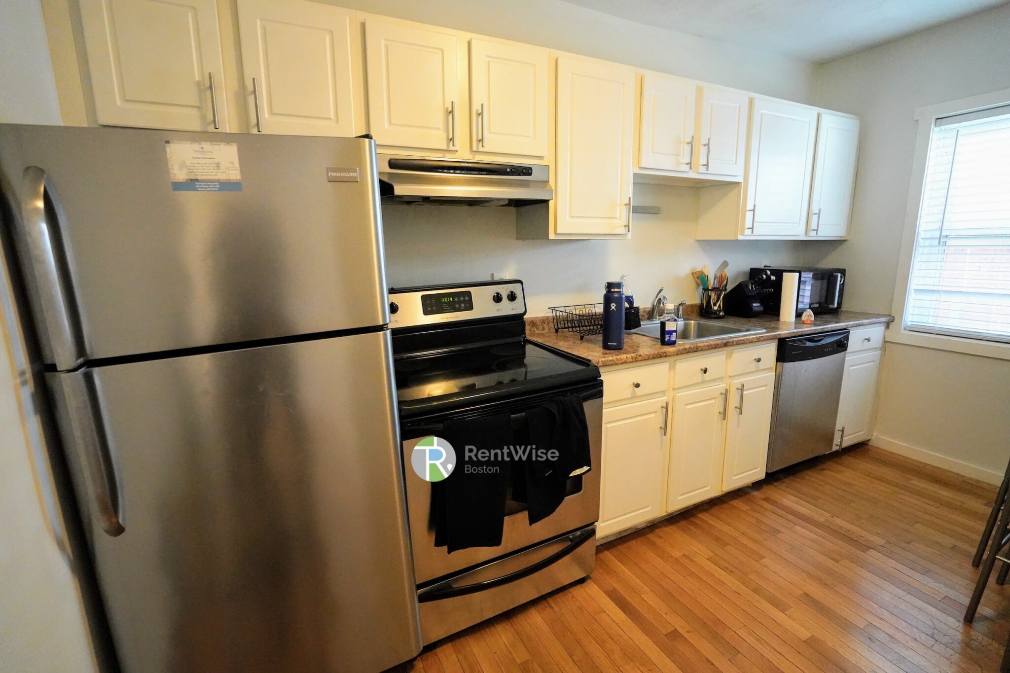 4 Schrepel Pl, South Boston