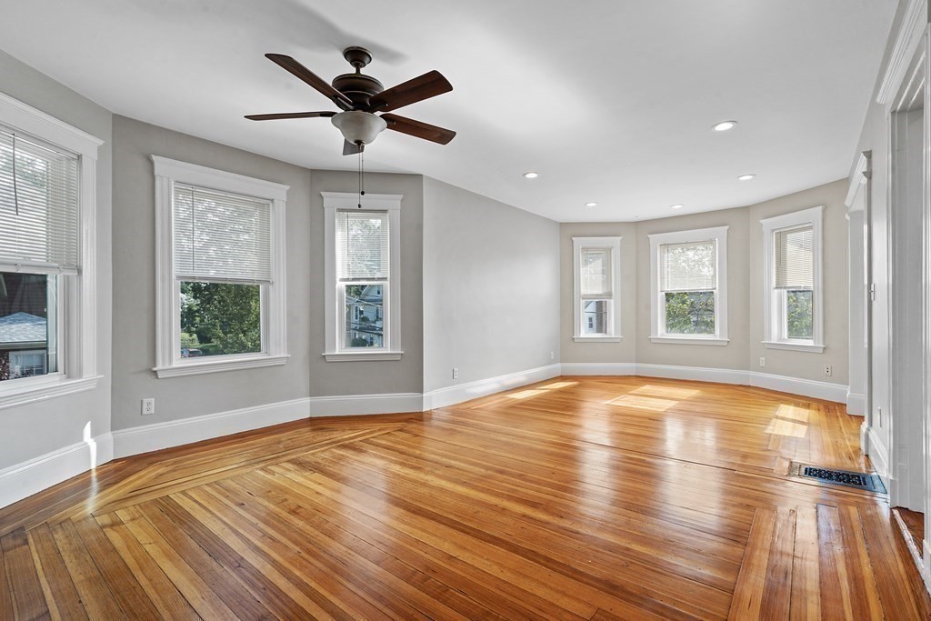 64 Creeley Rd, Belmont