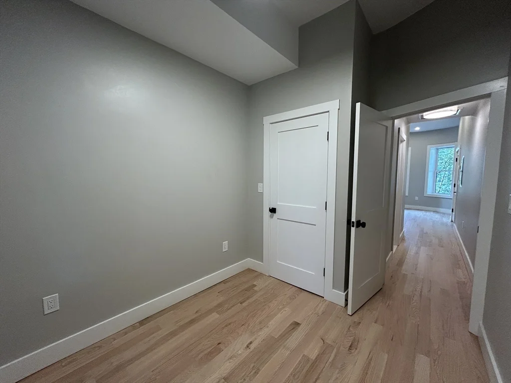 37 Delle Ave, Mission Hill