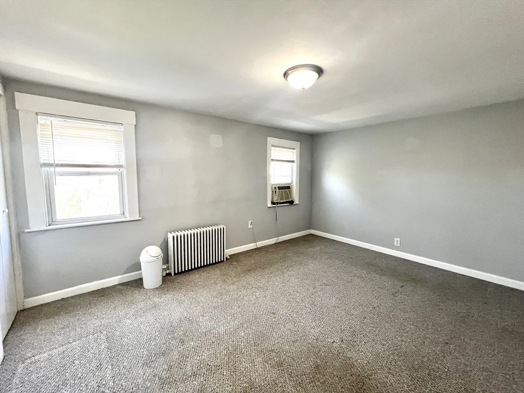 572 Main St, Watertown