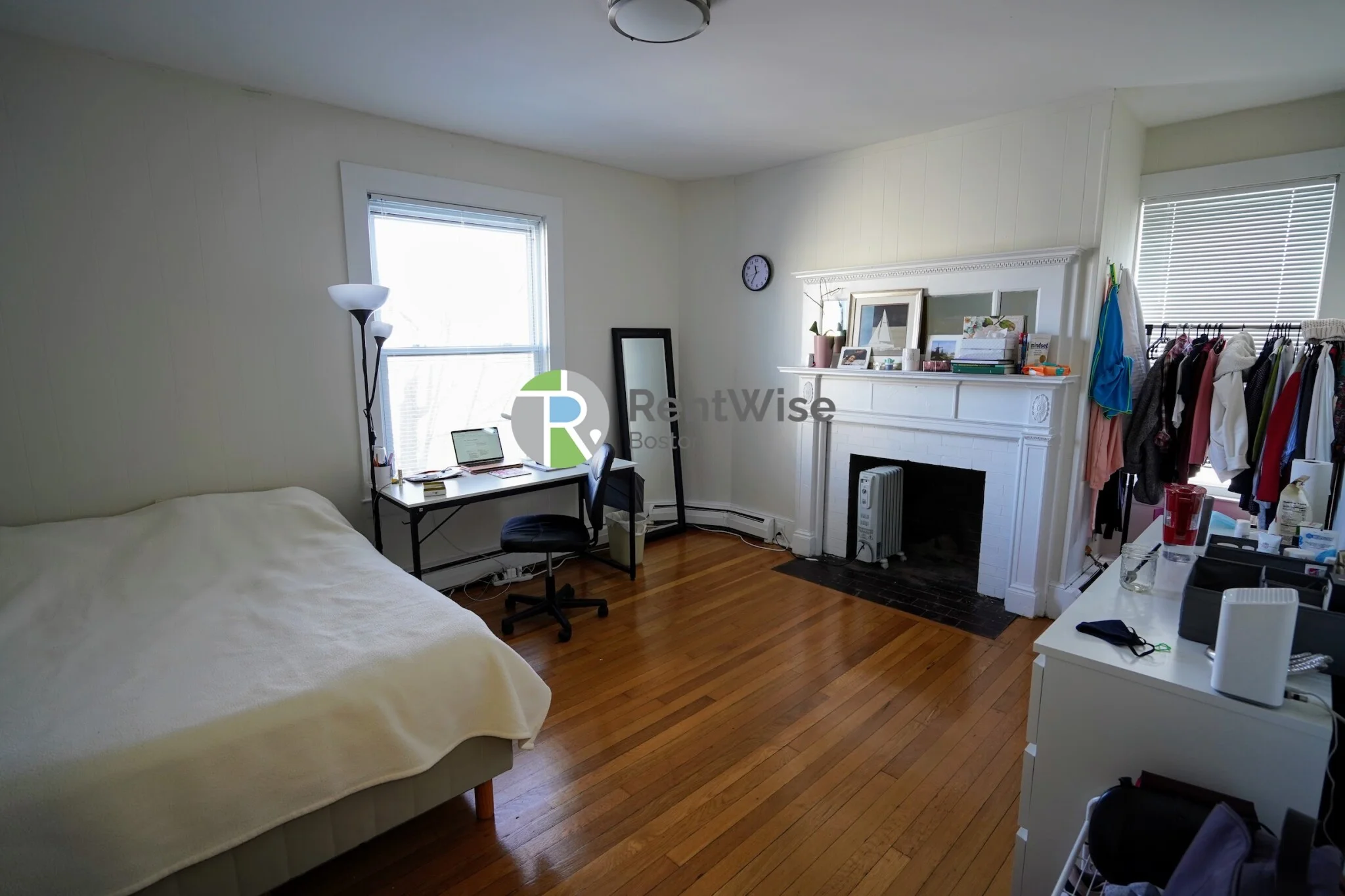 4 Ashford Ct, Allston