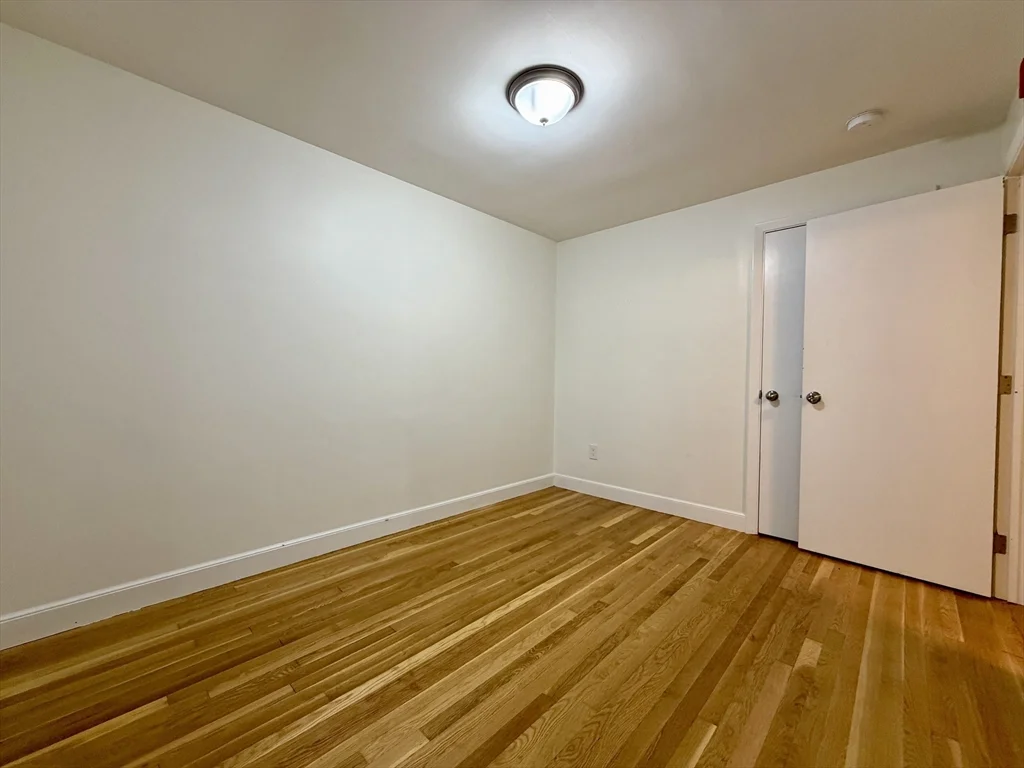 15 Park Ave, Foxboro