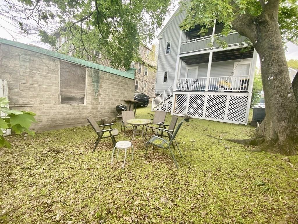 911 Broadway, Davis Square