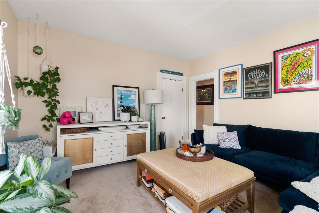 232 River St, Waltham