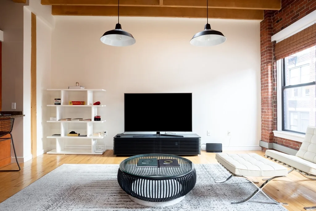 111 Beach St, Leather District