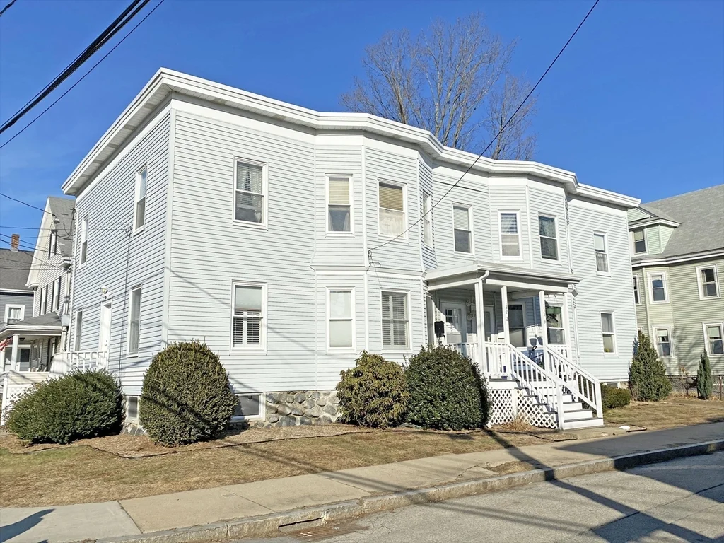 132 Myrtle St, South Side